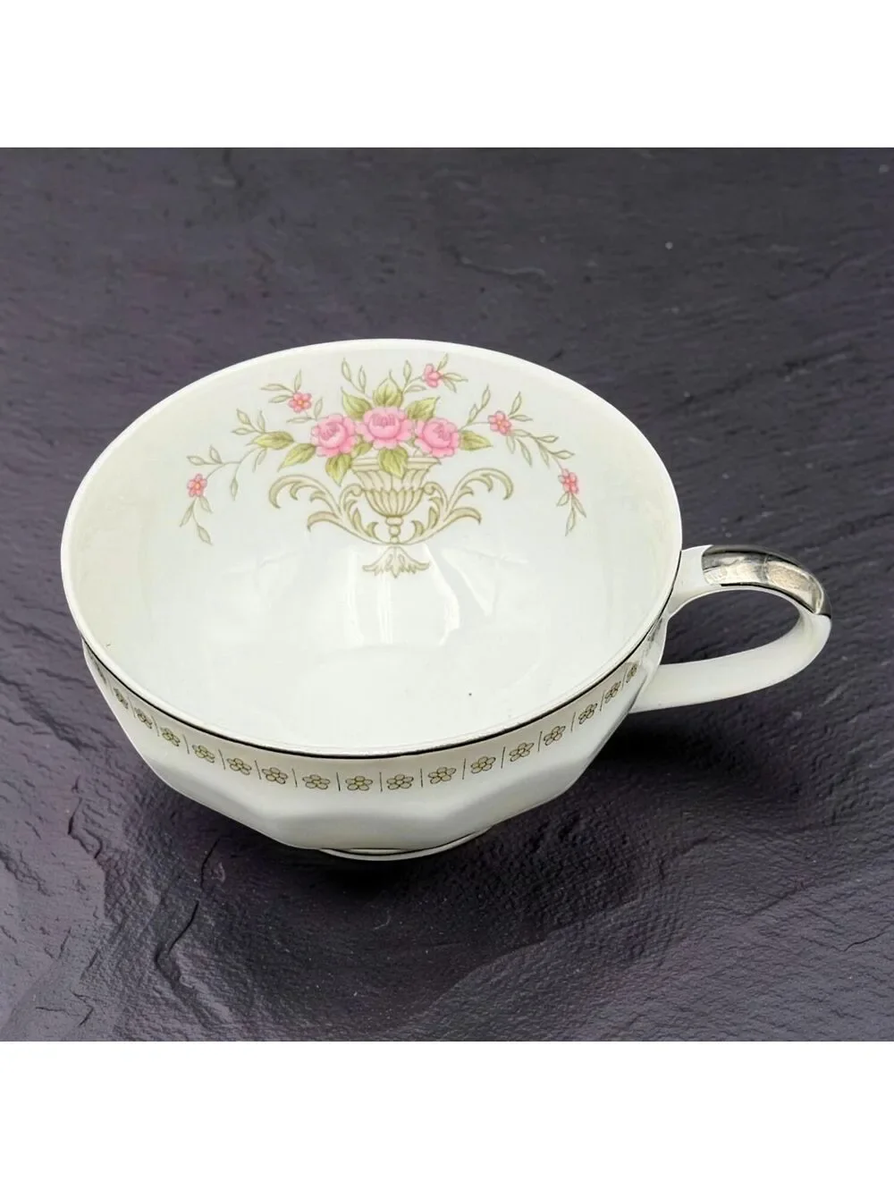 Vintage Harmony House Michelle 3653 7 Pc Tea Set 6 Cups and a Creamer Japan